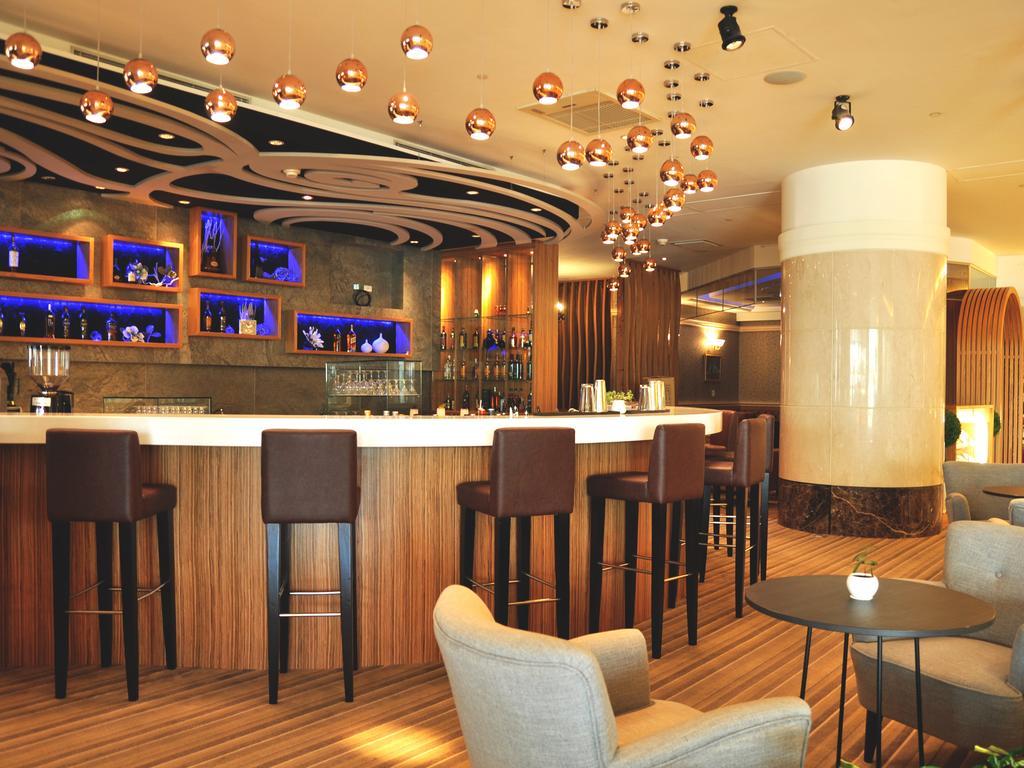 Evergreen Plaza Hotel - Tchaj-nan Exteriér fotografie The bar at the lounge